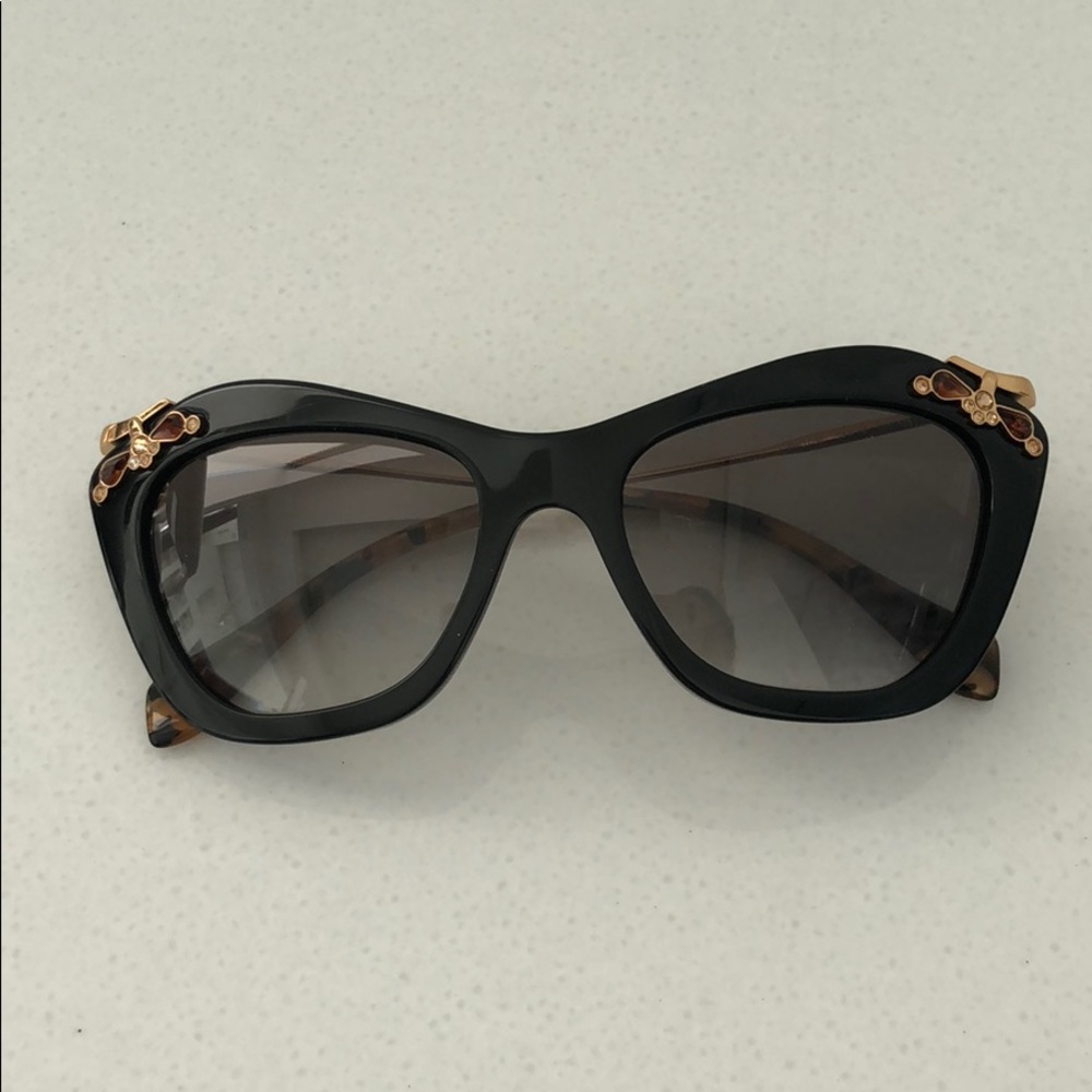 Sunglasses - image 3